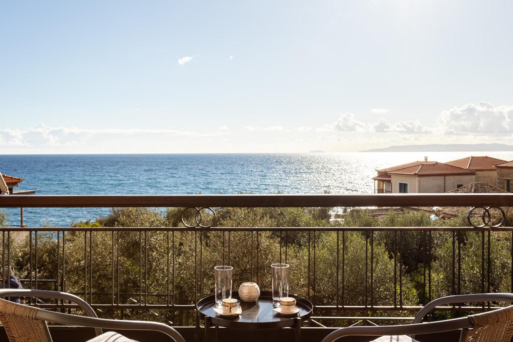 Sunset Serenity - Kardamili Seaside Getaway Exterior foto